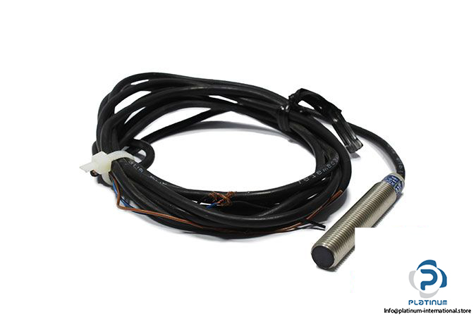 telemecanique-XS608B1PBL2-inductive-sensor