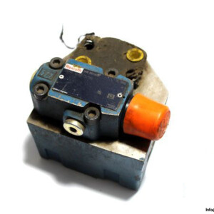 rexroth-R900565189-pump-safety-block-with-check-valve