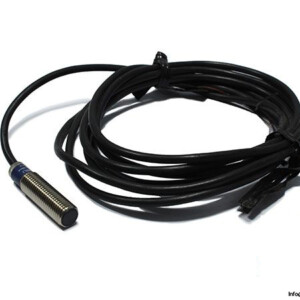 telemecanique-XS108B3NBL2-inductive-sensor