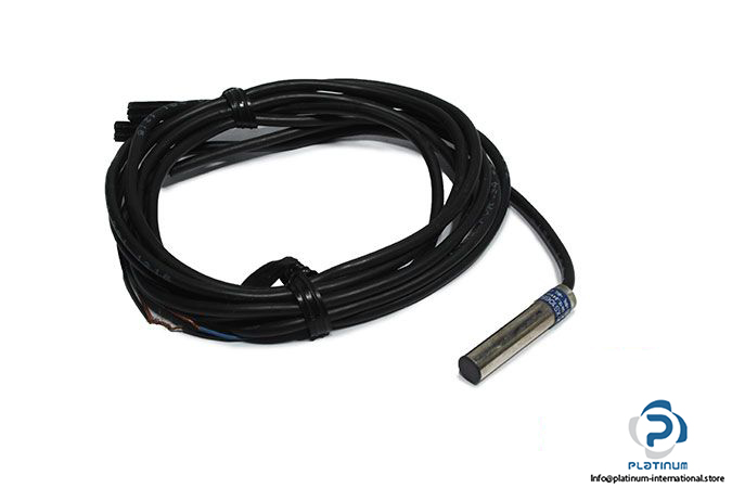 telemecanique-XS106B3PAL2-inductive-sensor