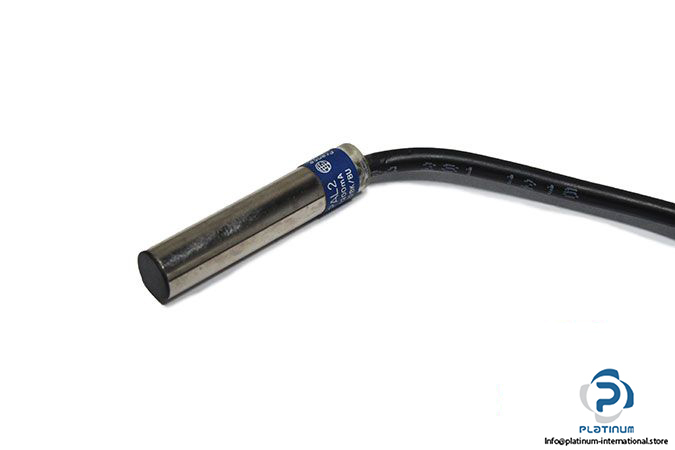 telemecanique-xs106b3pal2-inductive-sensor-1
