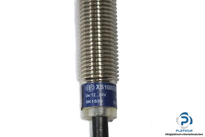 telemecanique-xs108b3nbl2-inductive-sensor-3