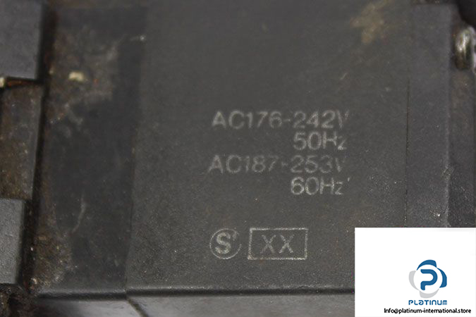 smc-evf5220-double-solenoid-valve-3