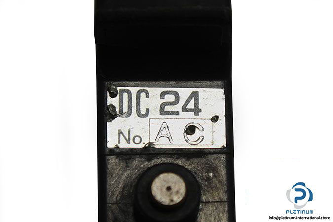 kuroda-pcs244-single-solenoid-pneumatic-valve-2