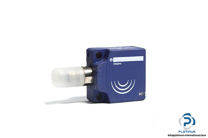 telemecanique-XS7E1A1PBM8-inductive-sensor