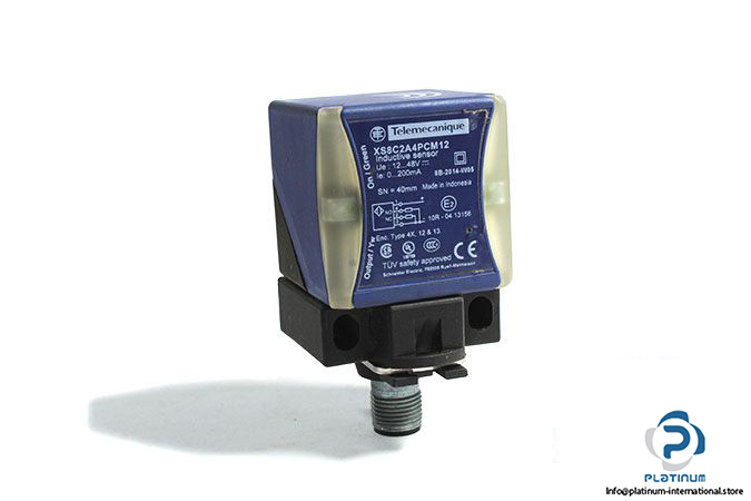 telemecanique-xs8c2a4pcm12-inductive-sensor-1