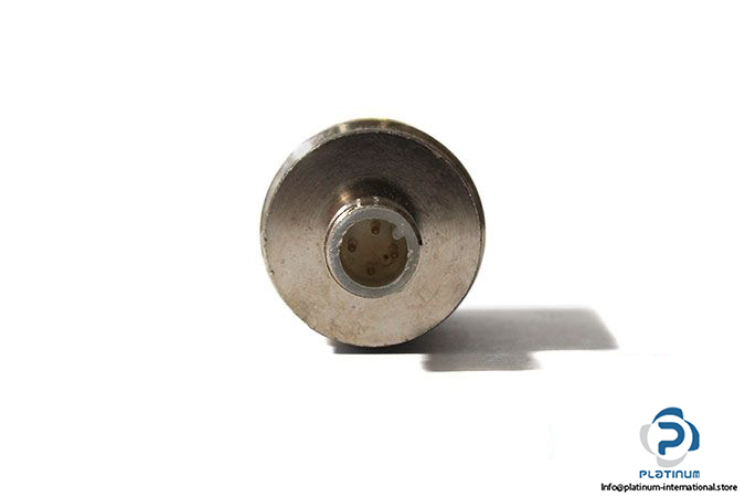 telemecanique-xs530bscam12-inductive-sensor-1