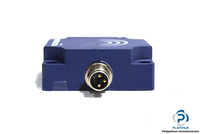 telemecanique-xs7c1a1pbm8-inductive-sensor-2