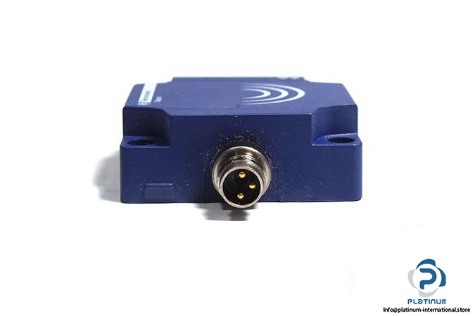 telemecanique-xs8c1a1nam8-inductive-sensor-2