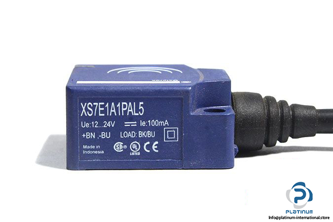 telemecanique-xs7e1a1pal5-inductive-sensor-3