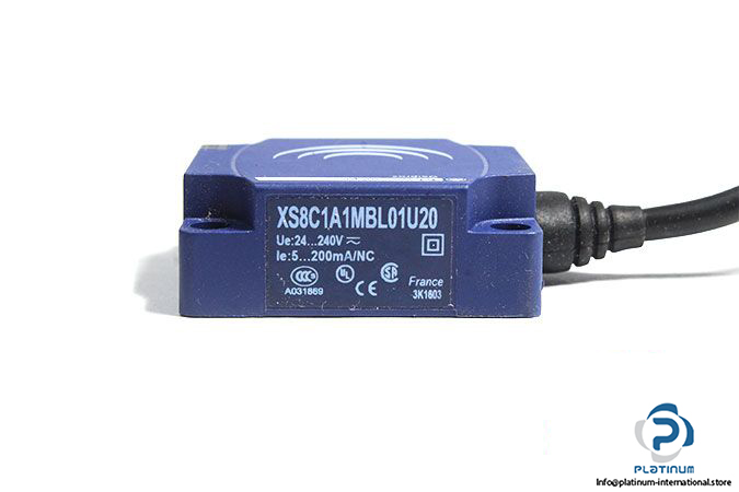 telemecanique-xs8c1a1mbl01u20-inductive-sensor-3