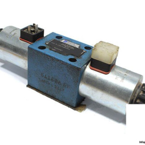 Rexroth-R900500932-solenoid-operated-directional-valve