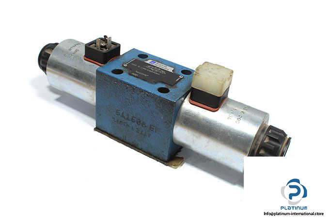 Rexroth-R900500932-solenoid-operated-directional-valve
