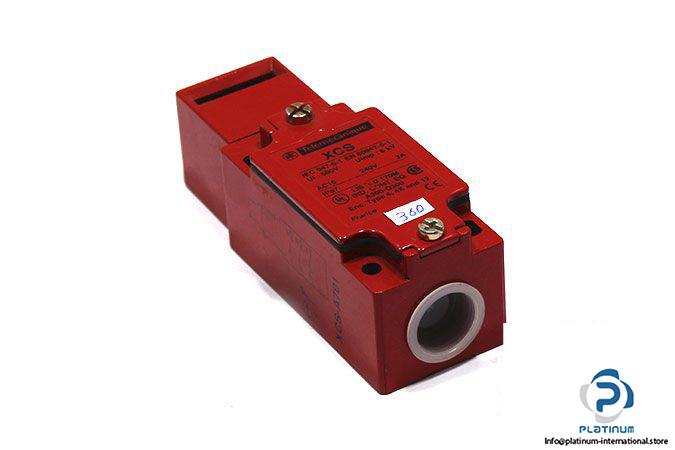 telemecanique-XCS-A701-safety-switch