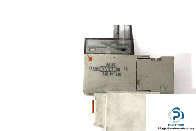 smc-sy5160-5lou-c6-0-double-solenoid-%e2%80%8epneumatic-valve-3