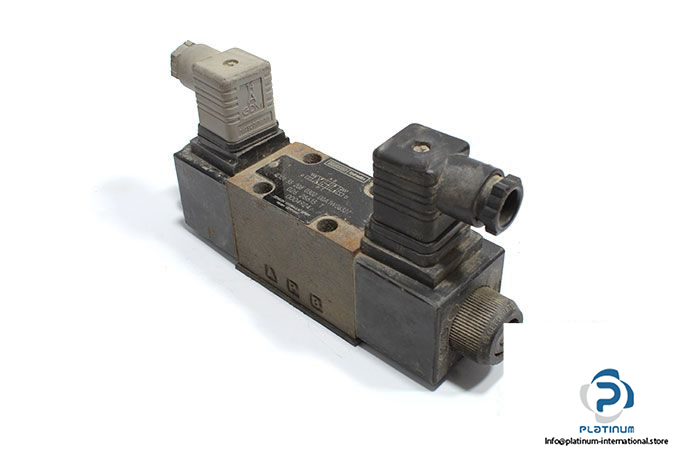 Denison-4D01-35-208-0302-00A1W06327-solenoid-operated-directional-valve