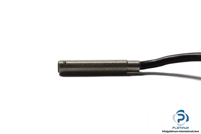 telemecanique-xs1n05pa311-inductive-proximity-sensor-1
