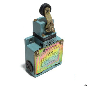 telemecanique-ZCK-M1-limit-switch-with-thermoplastic-roller-lever
