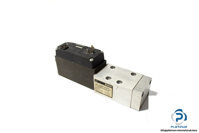 bosch-0-820-040-021-single-solenoid-valve