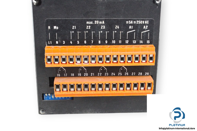seli-rcq4-00-2222-08-0-022-030-temperature-controller-used-2