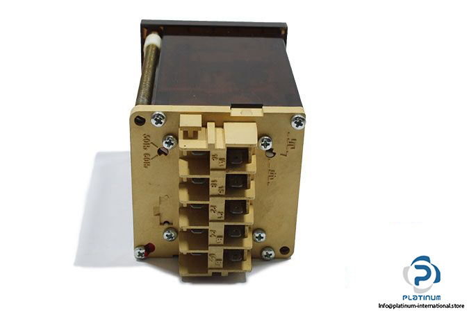 crouzet-88276-0-time-relay-3