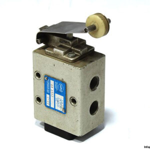 Walter SR 2502 Toggle Lever Valve With Idle Return
