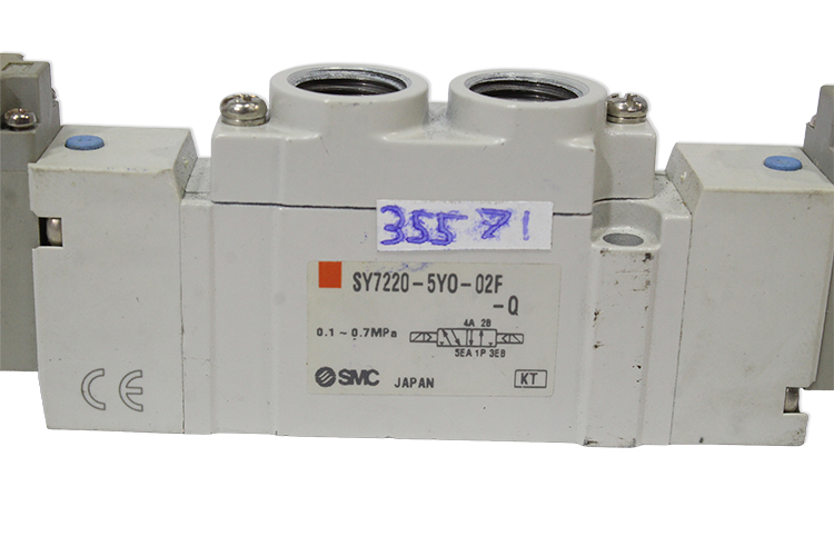 smc-SY7220-5Y0-02F-double-solenoid-valve-(Used)-1