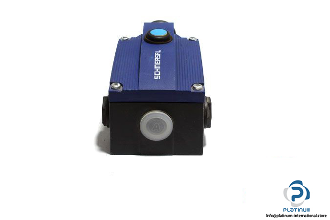 schmersal-zq-900-11-pull-wire-emergency-stop-switch-3