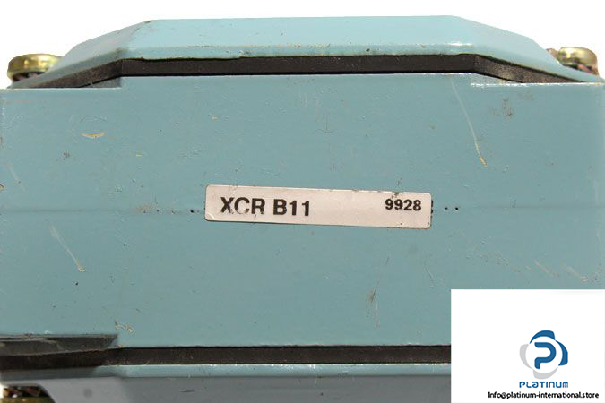 telemecanique-xcrb11-metal-spring-return-rotary-limit-switch-5