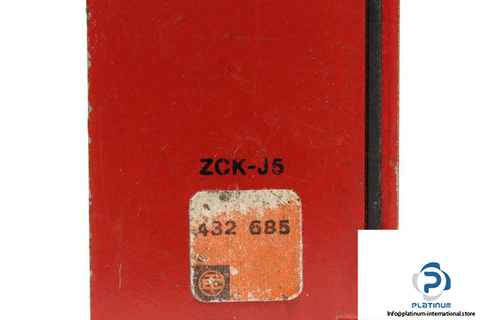 telemecanique-zck-j5-limit-switch-body-4