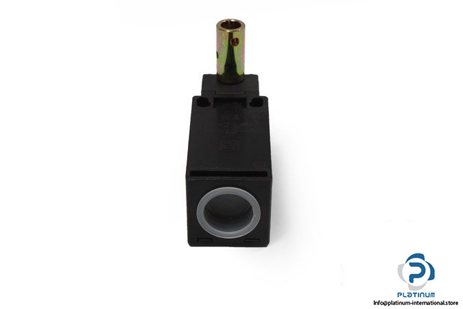 pizzato-fr-995-1-positive-opening-security-hinge-switch-2