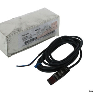Omron E3S-AD11 Diffuse-Reflective Sensor