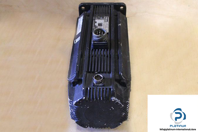parker-mba14530155241644-brushless-ac-servo-motor-2