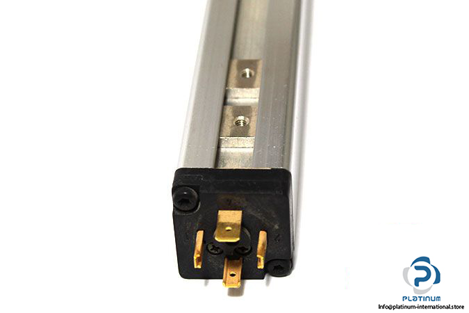 novotechnik-lwh-300-position-transducer-2