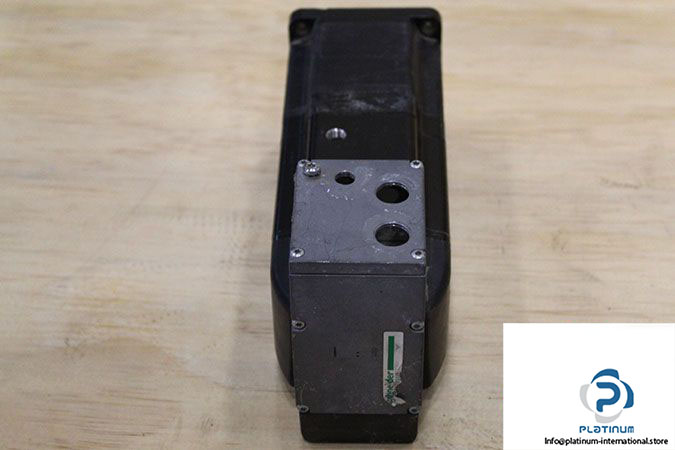 schneider-electric-ils1f852s1449-ifs92_2can-ds_-m-d10_o-001xpp56-integrated-drive-ils-with-stepper-motor-2