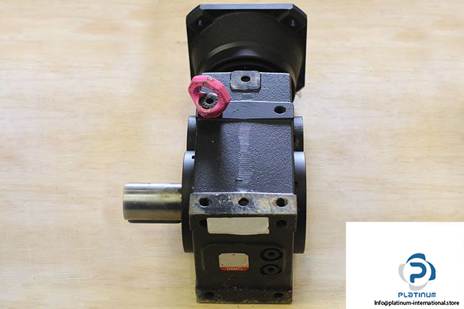 vogel-mks8_301597-helical-bevel-gearbox-3