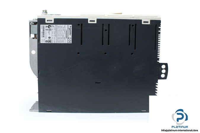 schneider-lxm32md30n4-motion-servo-drive-1