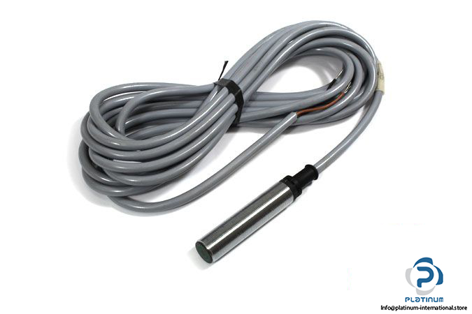 telemecanique-XSA-H05712-inductive-proximity-sensor
