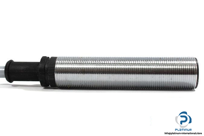 telemecanique-xsa-h05712-inductive-proximity-sensor-3