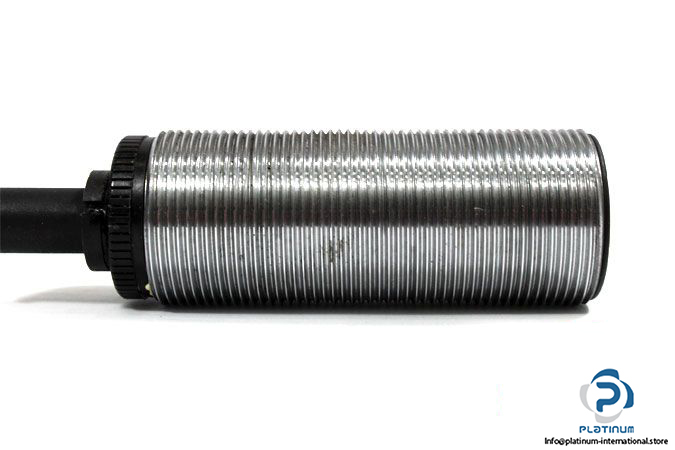 telemecanique-xsa-h10713-inductive-proximity-sensor-3