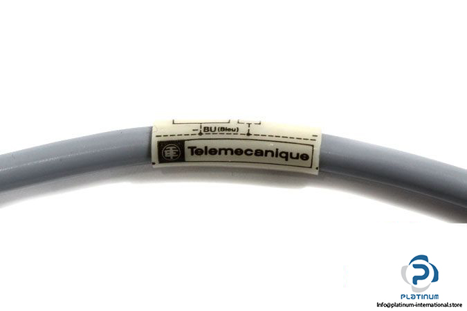 telemecanique-xsa-h10713-inductive-proximity-sensor-5