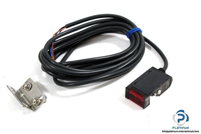 omron-E3S-AD32-photoelectric-diffuse-sensor