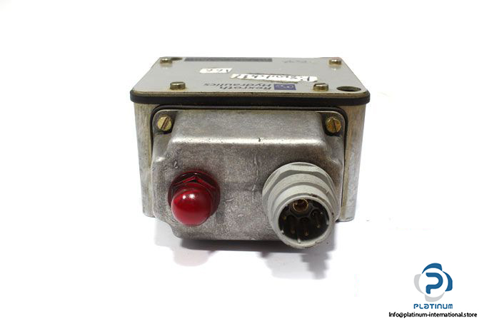 rexroth-r900227650-hed-3-oa-36_400-k6l24-bourdon-tube-pressure-switch-3
