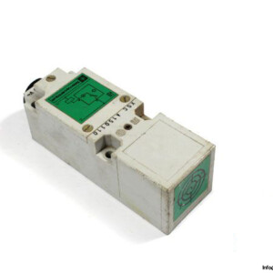 telemecanique-XSCA150110-inductive-sensor