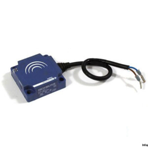 telemecanique-XS8C1A1MAL01U20-inductive-sensor
