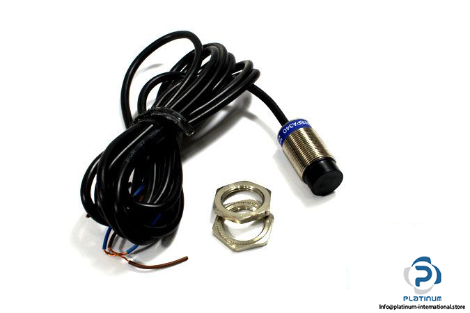 telemecanique-XS2N18PA340-inductive-proximity-sensor