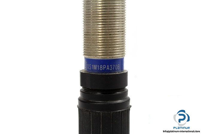 telemecanique-xs1m18pa370b-inductive-proximity-sensor-4
