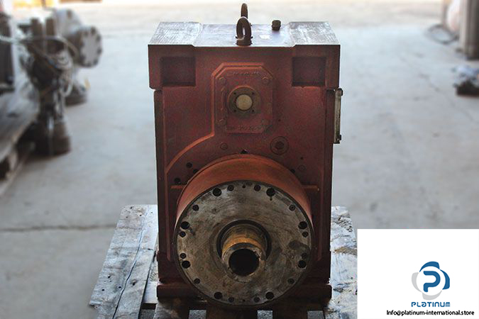 barmag-7E807-26_6V-150-kw-extruder-gear-box