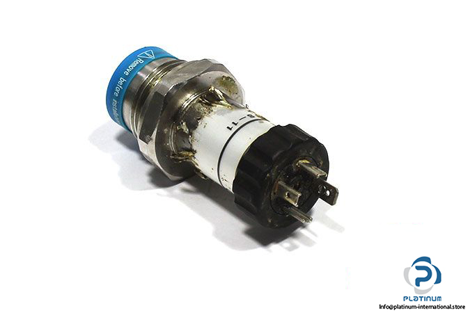 wika-9083537-pressure-transmitter