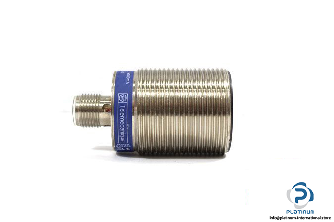 telemecanique-xs1n30pb349d-inductive-sensor-3